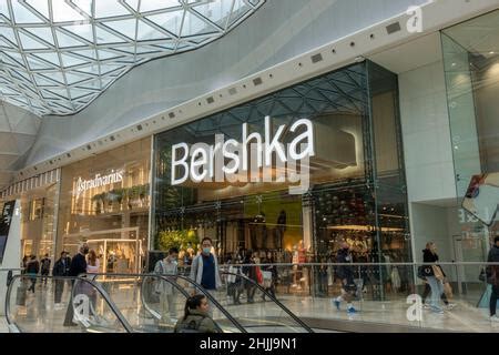 bershka westfield.